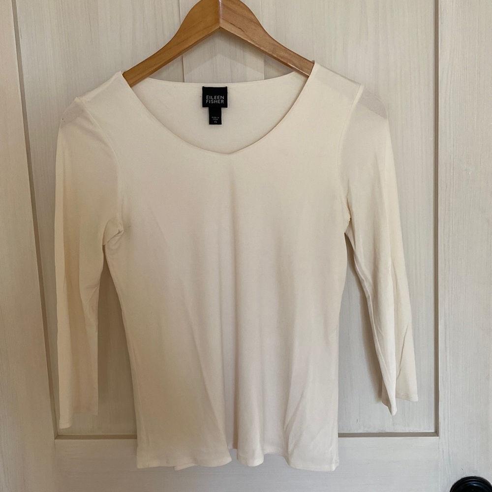 Beautifully comfortable white 100%silk top. 3/4 sleeve